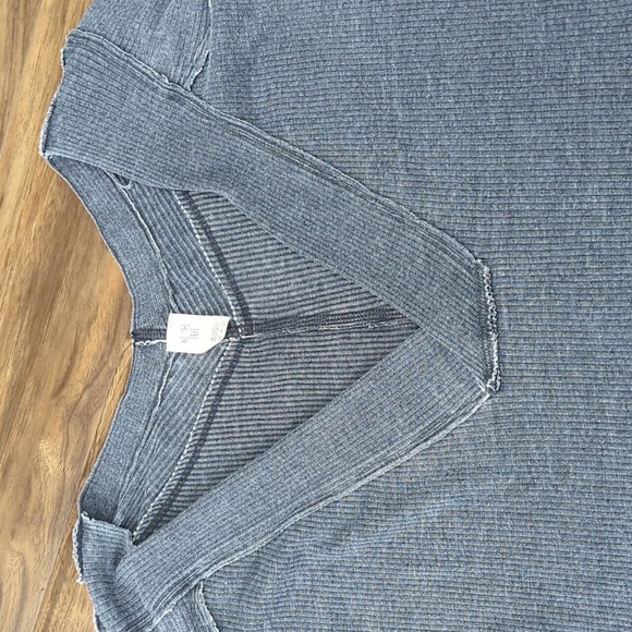 We The Free Oceanview Oversized Thermal V-Neck Bohemian Top - Picture 5 of 9